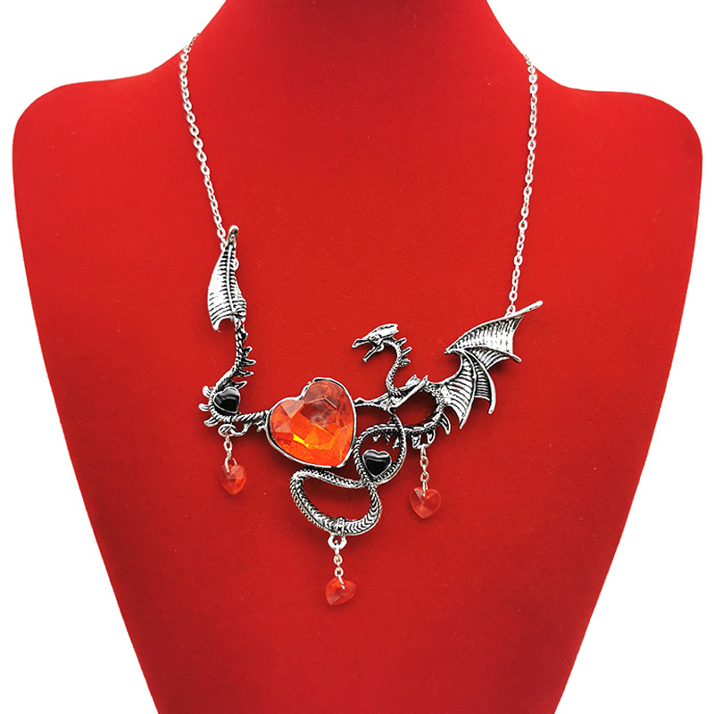 Ciondolo alla collana del cuore del drago del drago