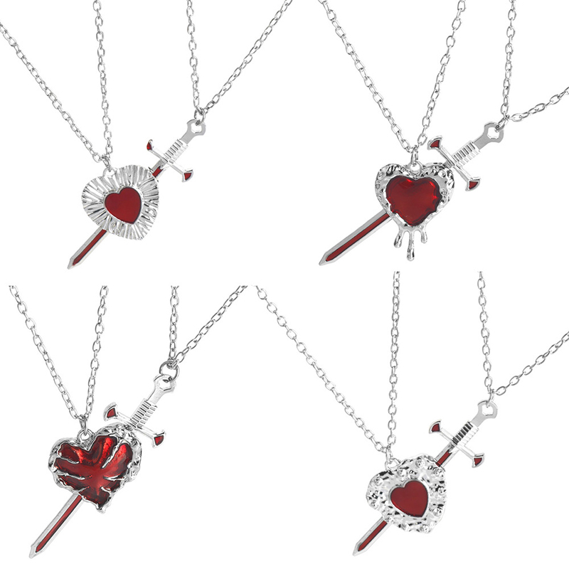 Collana con cuore e spada punk gotico
